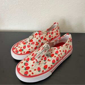 Toddler Girl Strawberry Print Shoes Size 10 With Heart Zipper